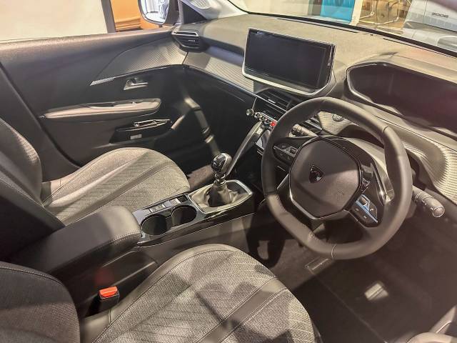 2024 Peugeot 208 1.2 ALLURE