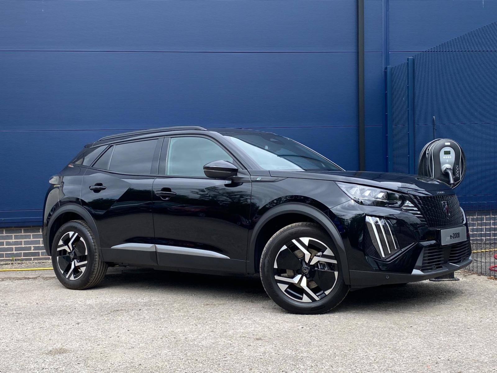  Peugeot e-2008