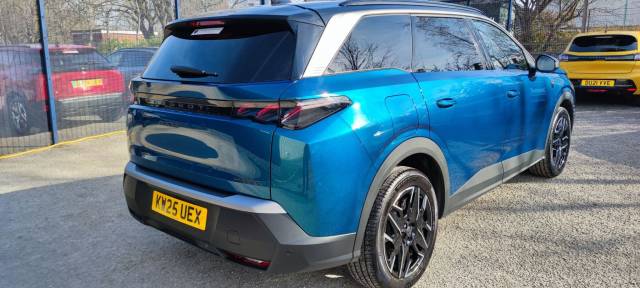 2025 Peugeot 5008 1.2 Hybrid 136 GT 5dr e-DSC6