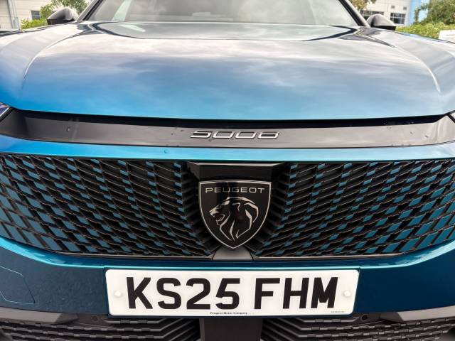 2025 Peugeot 5008 1.2 Hybrid 136 GT 5dr e-DSC6