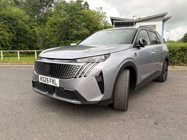2025 Peugeot 5008 1.2 Hybrid 136 GT 5dr e-DSC6
