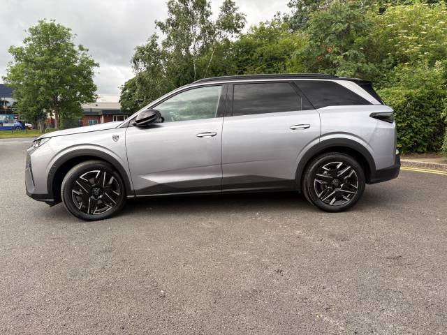 2025 Peugeot 5008 1.2 Hybrid 136 GT 5dr e-DSC6