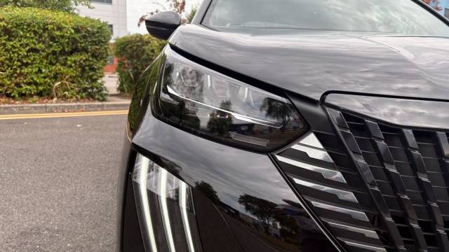 2025 Peugeot 2008 1.2 Hybrid 136 GT 5dr e-DSC6
