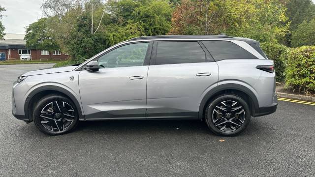 2025 Peugeot 5008 1.2 Hybrid 145 GT 5dr e-DSC6