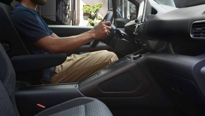 Peugeot e-Rifter - Interior
