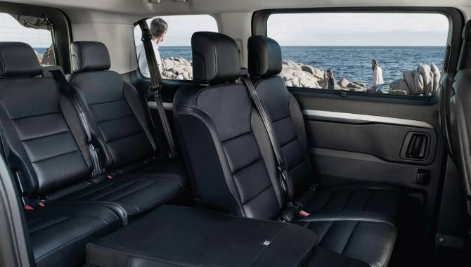 Peugeot e-Traveller - Interior